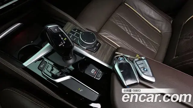 BMW 5 Series 2020 — ფოტო 16/20
