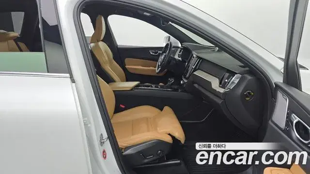 Volvo XC60 2019 — Şəkil 5/20