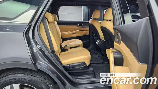 Kia Sorento 2022 — Şəkil 13/20