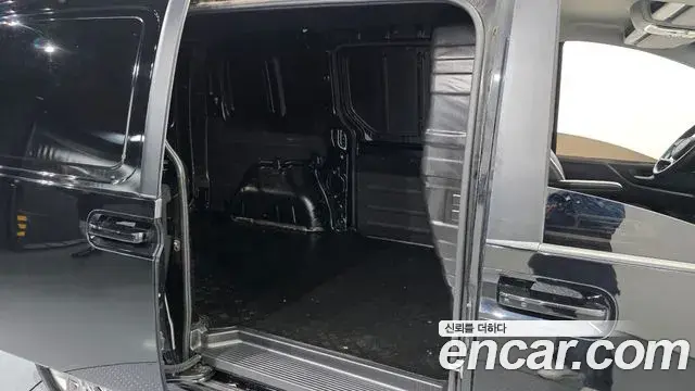 Hyundai Staria 2021 — Photo 10/20