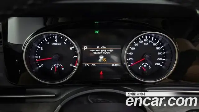 Kia Carnival 2023 — ფოტო 14/20