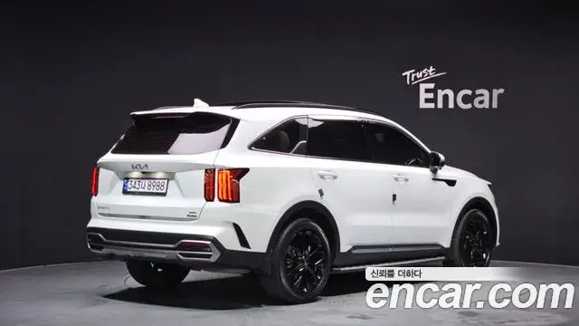 Kia Sorento 2023 — Фото 2/20