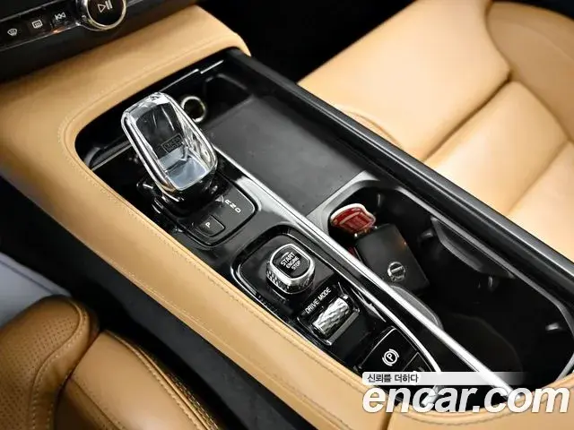 Volvo S90 2021 — Photo 24/34