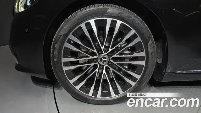 Mercedes-Benz S-Class 2023 — ფოტო 21/34