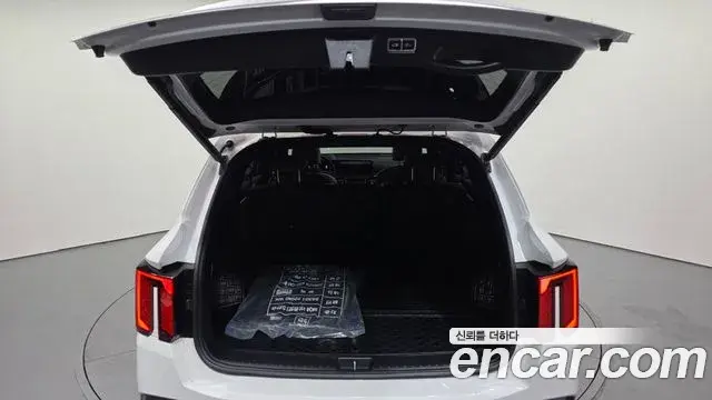 Kia Sorento 2023 — ფოტო 19/20