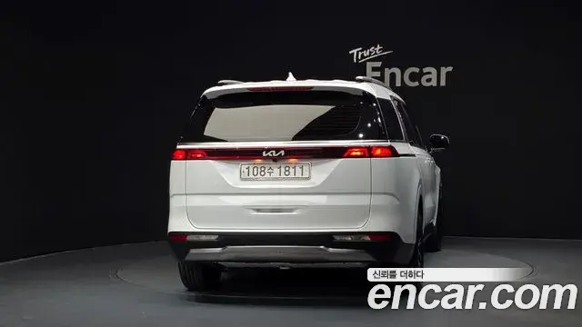 Kia Carnival 2023 — Photo 4/20