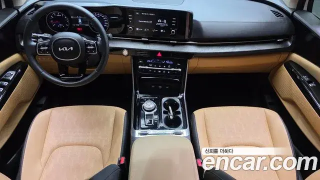 Kia Carnival 2023 — Photo 7/20