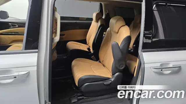 Kia Carnival 2023 — Photo 11/20