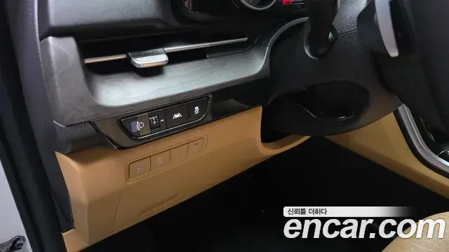 Kia Carnival 2023 — Photo 15/20