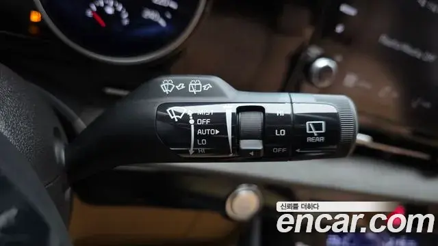 Kia Carnival 2023 — Photo 16/20