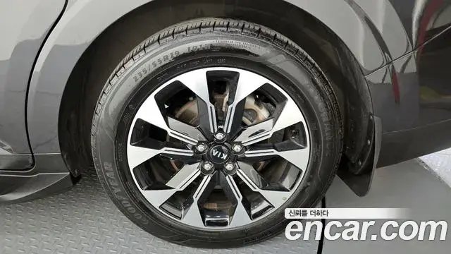Kia Carnival 2021 — Şəkil 25/35