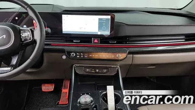 Kia Carnival 2024 — ფოტო 18/32