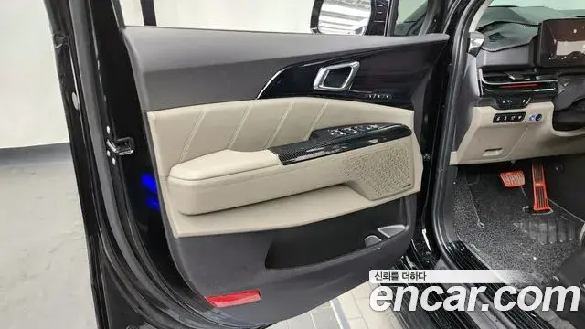 Kia Carnival 2024 — ფოტო 3/32