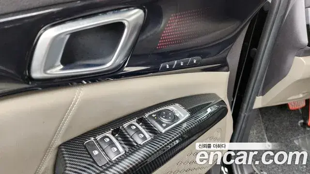 Kia Carnival 2024 — ფოტო 16/32