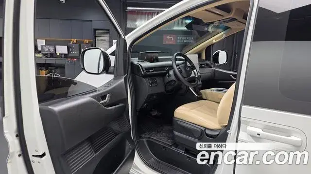 Hyundai Staria 2024 — ფოტო 8/20