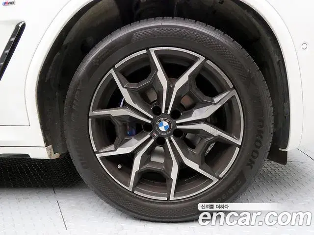 BMW X4 2022 — Photo 11/20