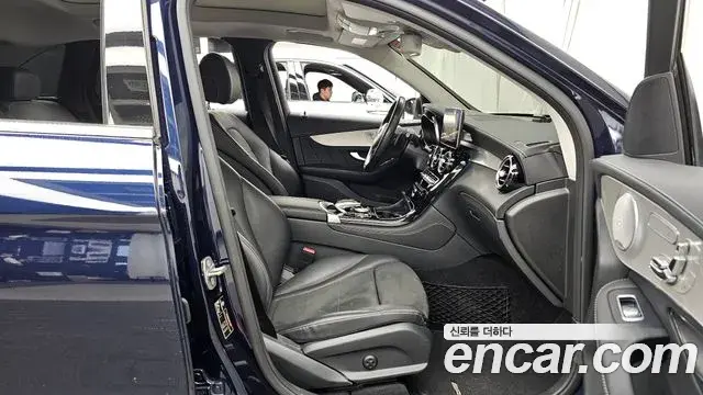 Mercedes-Benz GLC-Class 2019 — Şəkil 2/33