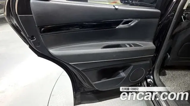 Genesis GV80 2021 — Photo 8/34