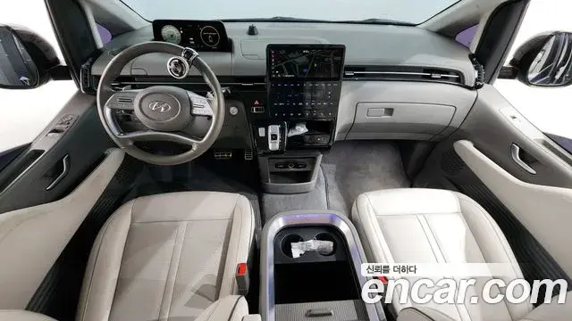 Hyundai Staria 2021 — ფოტო 29/33
