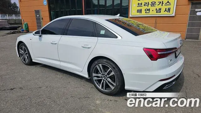 Audi A6 2021 — Photo 6/18