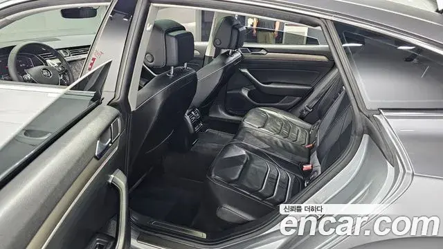 Volkswagen Arteon 2020 — Photo 1/37