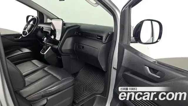 Hyundai Staria 2022 — Şəkil 7/31