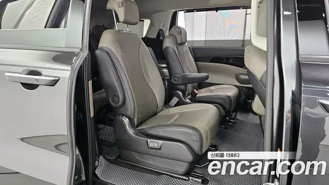 Kia Carnival 2024 — Photo 11/20