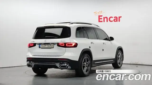 Mercedes-Benz GLB-Class 2021 — ფოტო 16/20