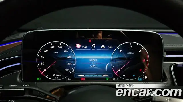 Mercedes-Benz E-Class 2024 — ფოტო 18/31