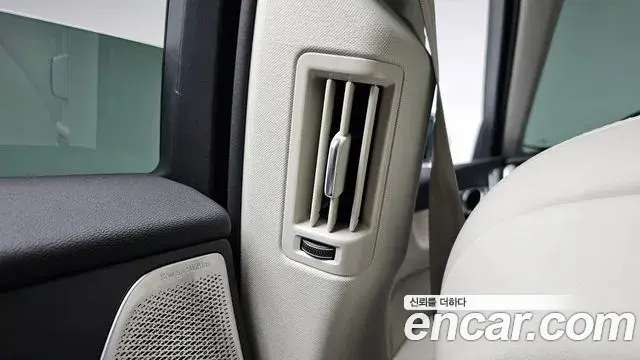 Volvo XC60 2025 — Photo 30/41