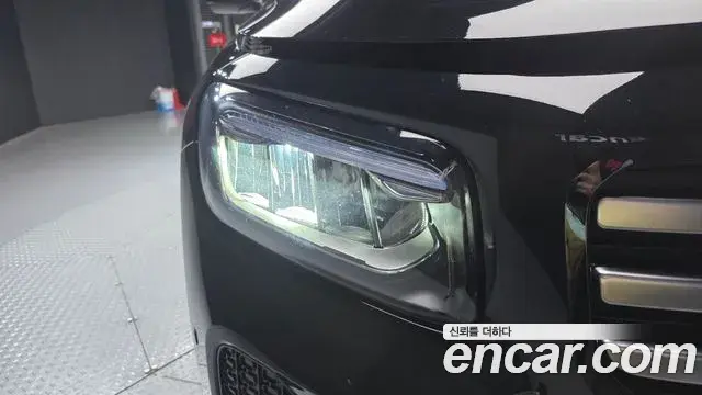 Mercedes-Benz GLB-Class 2024 — Photo 29/31