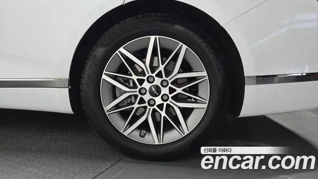 Genesis G80 2024 — Photo 20/36