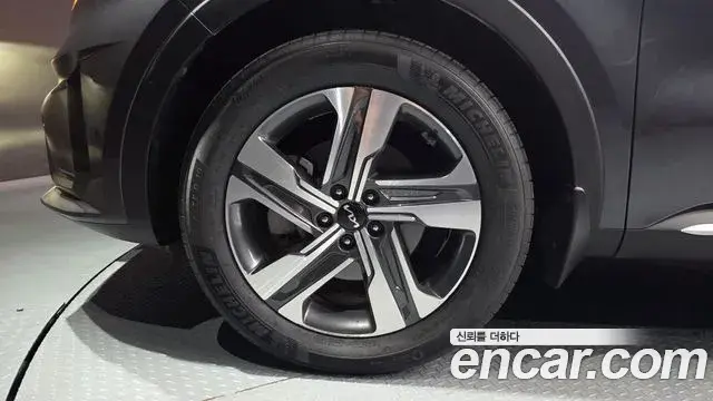 Kia Sorento 2023 — Şəkil 2/36
