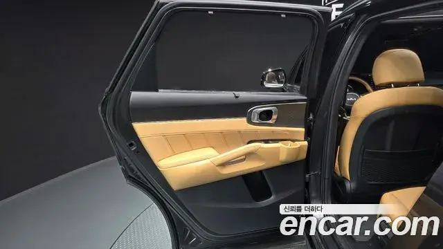 Kia Sorento 2023 — Şəkil 28/36