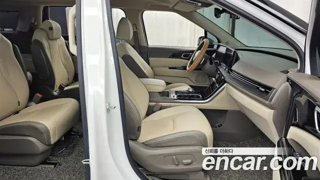 Kia Carnival 2021 — Şəkil 24/34