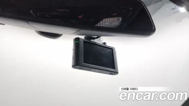 BMW 5 Series 2019 — Şəkil 12/33