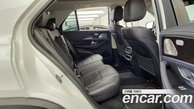 Mercedes-Benz GLE-Class 2022 — Фото 12/20