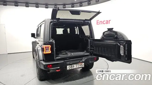 Jeep Wrangler 2018 — ფოტო 11/32
