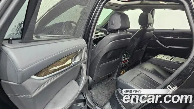 BMW X6 2018 — ფოტო 15/20