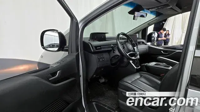 Hyundai Staria 2022 — ფოტო 20/30
