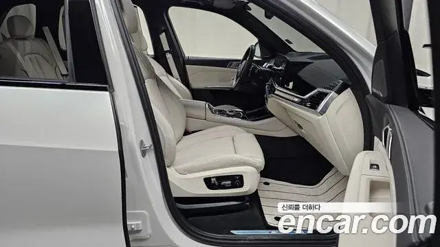 BMW X5 2025 — Photo 22/32