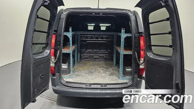 Hyundai Staria 2024 — Photo 19/20