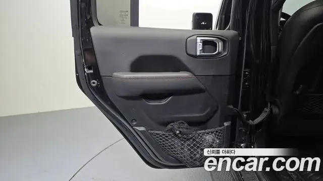 Jeep Wrangler 2021 — Photo 2/30