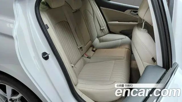 Genesis G70 2022 — Photo 10/30
