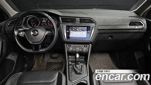 Volkswagen Tiguan 2020 — ფოტო 18/31