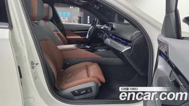 BMW 5 Series 2024 — Photo 9/34