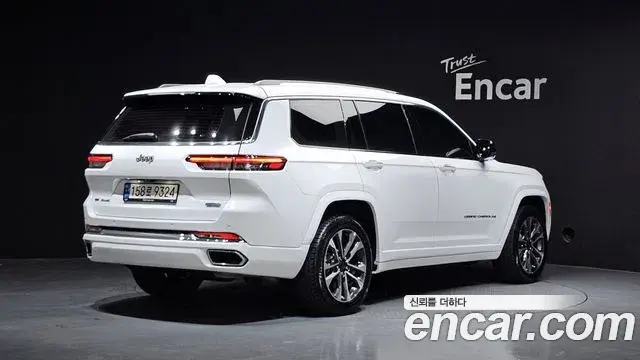 Jeep Grand Cherokee 2022 — Photo 31/33