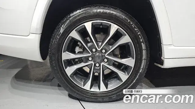 Jeep Grand Cherokee 2022 — Photo 27/33