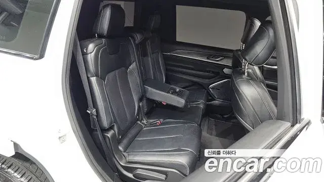 Jeep Grand Cherokee 2022 — Photo 11/33