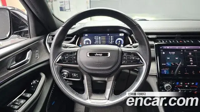Jeep Grand Cherokee 2022 — Photo 12/33